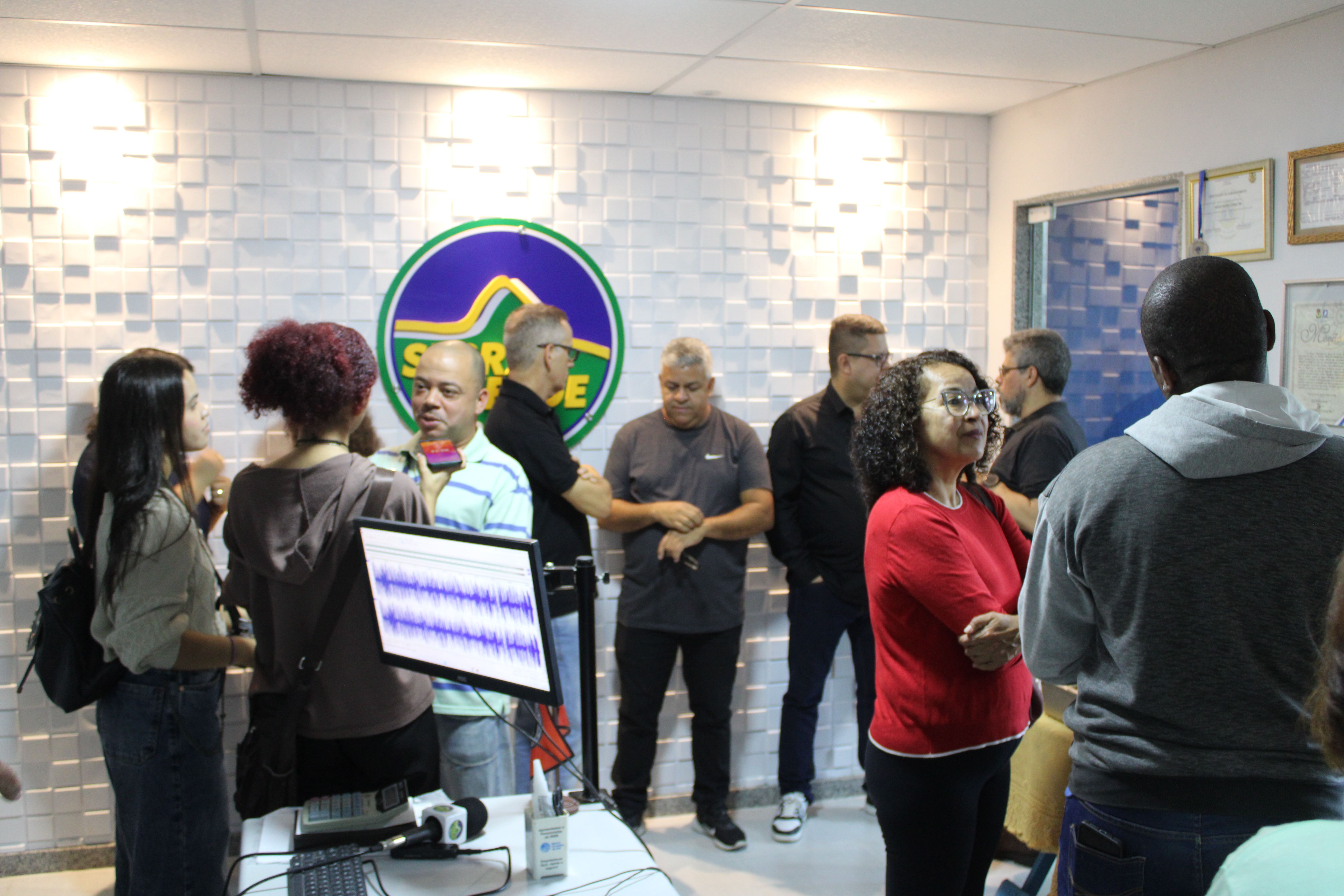 Rádio Serra Verde de Xerém realiza café da manhã para oficializar novo estúdio