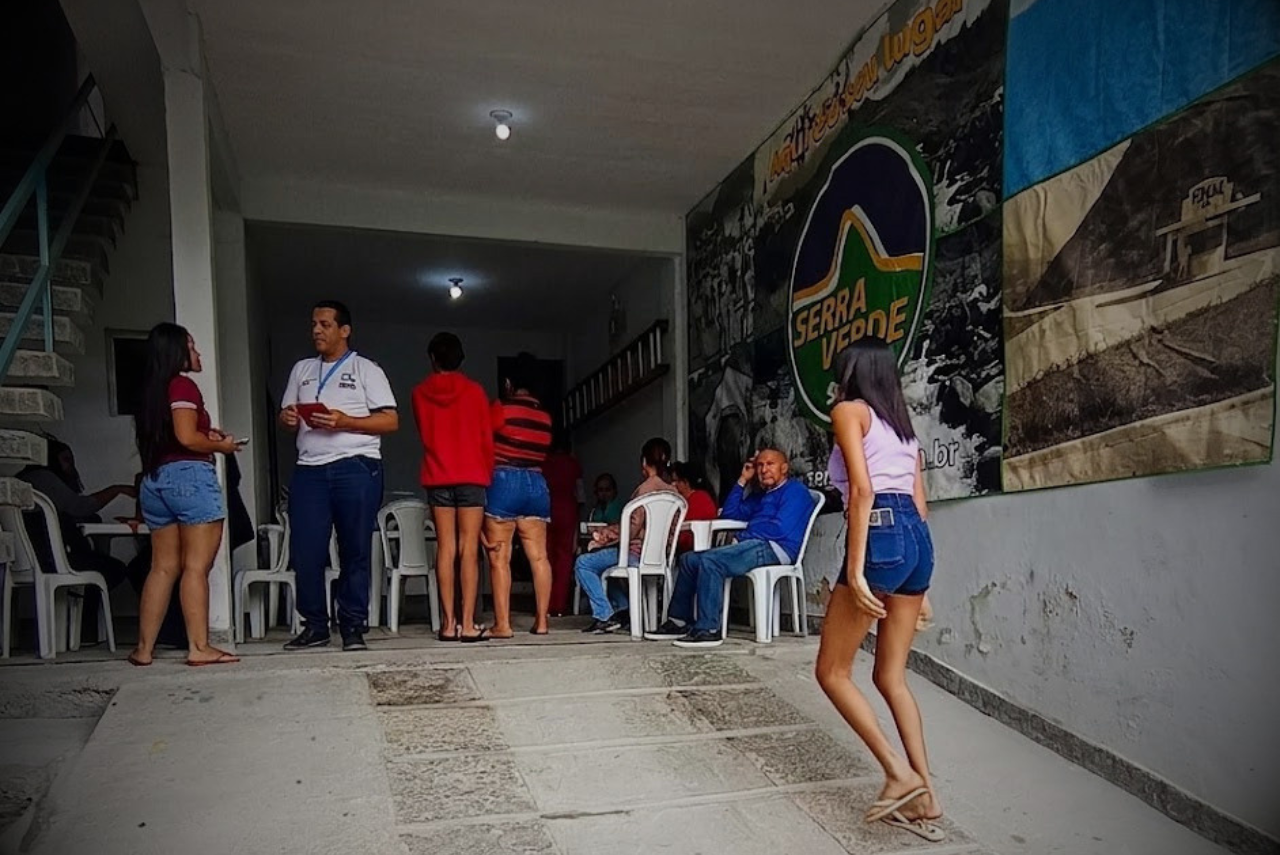 Clínica da Saúde da Família de Xerém promove ação social no prédio da Rádio Serra Verde