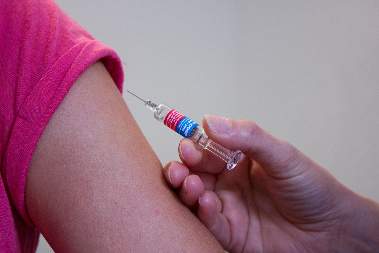 Município de Duque de Caxias amplia estratégia de vacinação contra o HPV para crianças, adolescentes e jovens de 9 a 19 anos