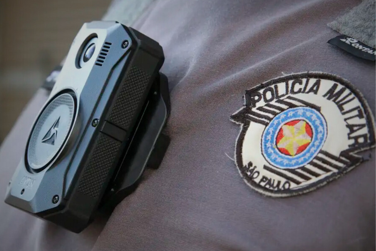 Câmeras corporais na Polícia Militar mostram falta de padronização do protocolo em diferentes Estados