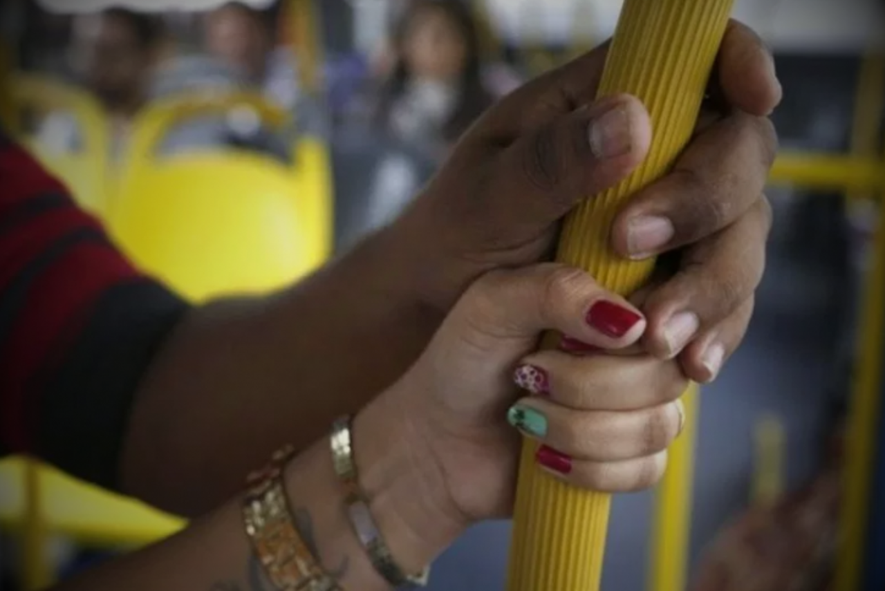 Estado do Rio passa a multar assédio sexual e moral, com punição em dobro no transporte público