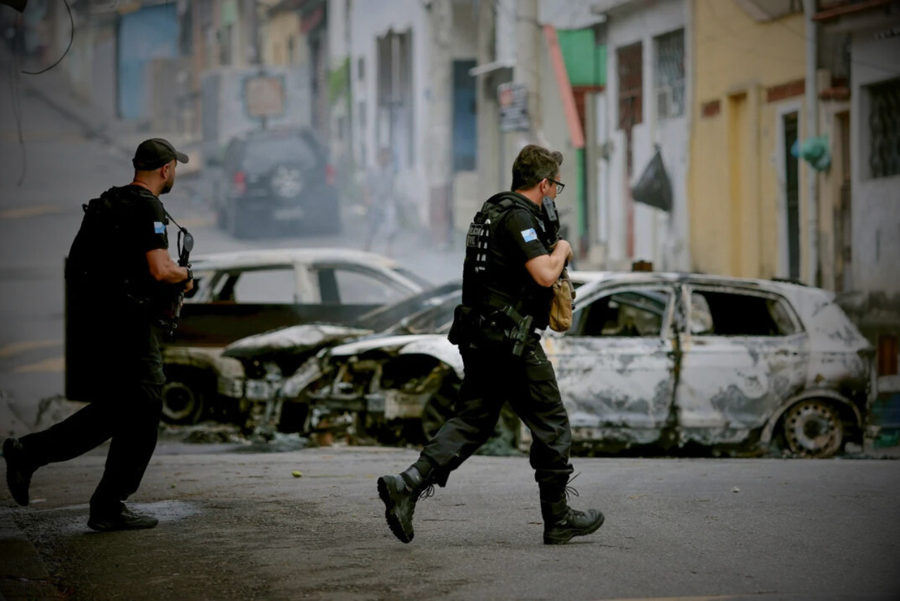 Megaoperação nos complexos do Alemão e da Penha contra o Comando Vermelho tem 64 mortos e 81 pessoas presas